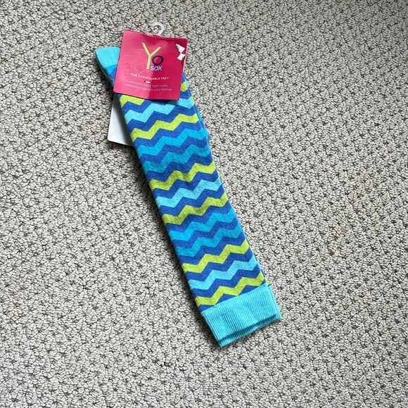 New socks for children ages 8-14. Fun & colourful knee socks and ankle socks. - Picture 5 of 6